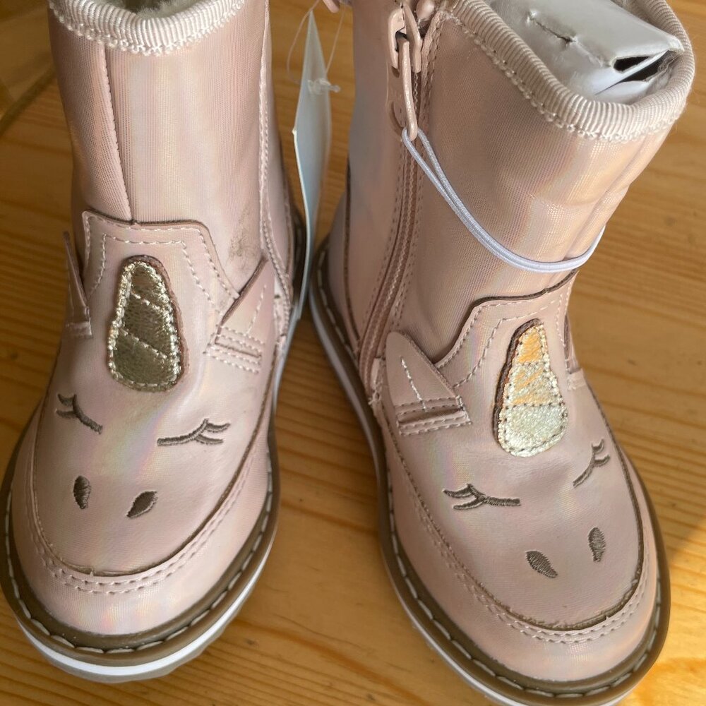 NWT Cat & Jack Winter Boots Toddler Size 6